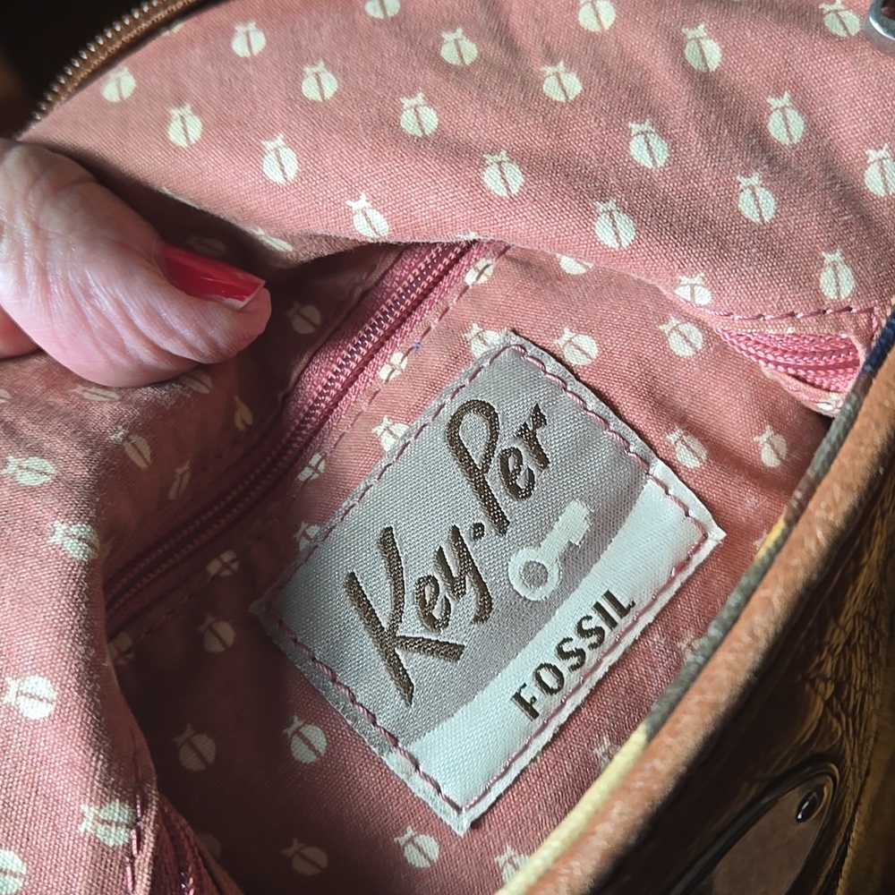 Fossil Leather Keyper Bag - Picture 7 of 7